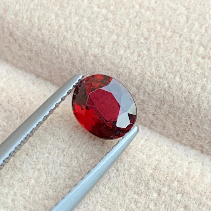 1.00 Carats Red Spinel Oval Cut Natural Burmese Loose Gemstone