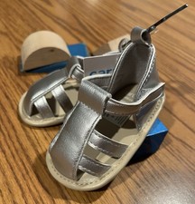 NWT Infant Girls 0-3M Sliver Strappy Sandals Faux leather Fashionable Slip-on