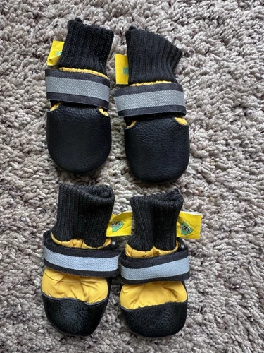 Companion Gear DOG BOOTS Non-Skid Soft Fleece Lining (size small)
