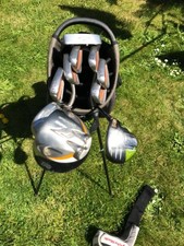 Right-Handed Taylormade Golf Club Set Woods Irons Putter And Callaway Bag
