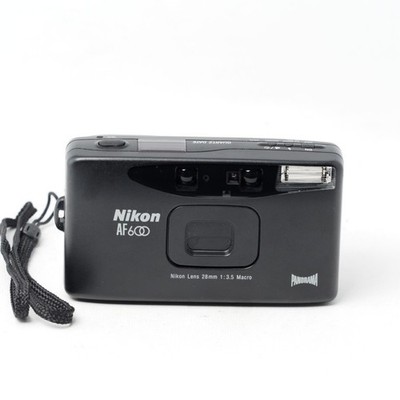 Nikon AF600 analoge Kompaktkamera schwarz Panorama 35 mm Point & Shoot...