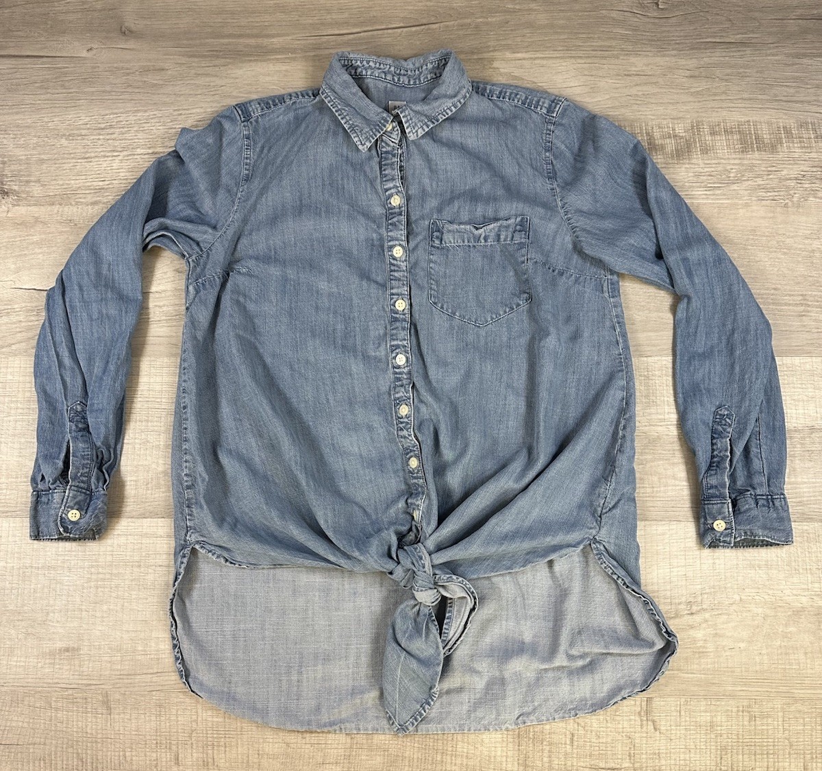 Gap Maternity Denim Collared Button Up Shirt Cham… - image 6