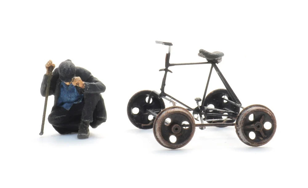 ARTITEC 387.608 Bicycle Draisina Figure H0 1:87 Painted Resin