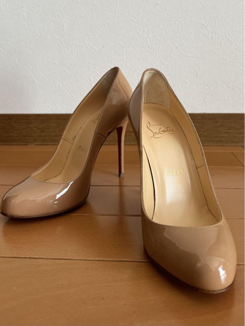 Christian Louboutin pumps beige heel patent leather EU 35 US 5 Christian Louboutin pumps beige heel patent leather EU 35 US 5