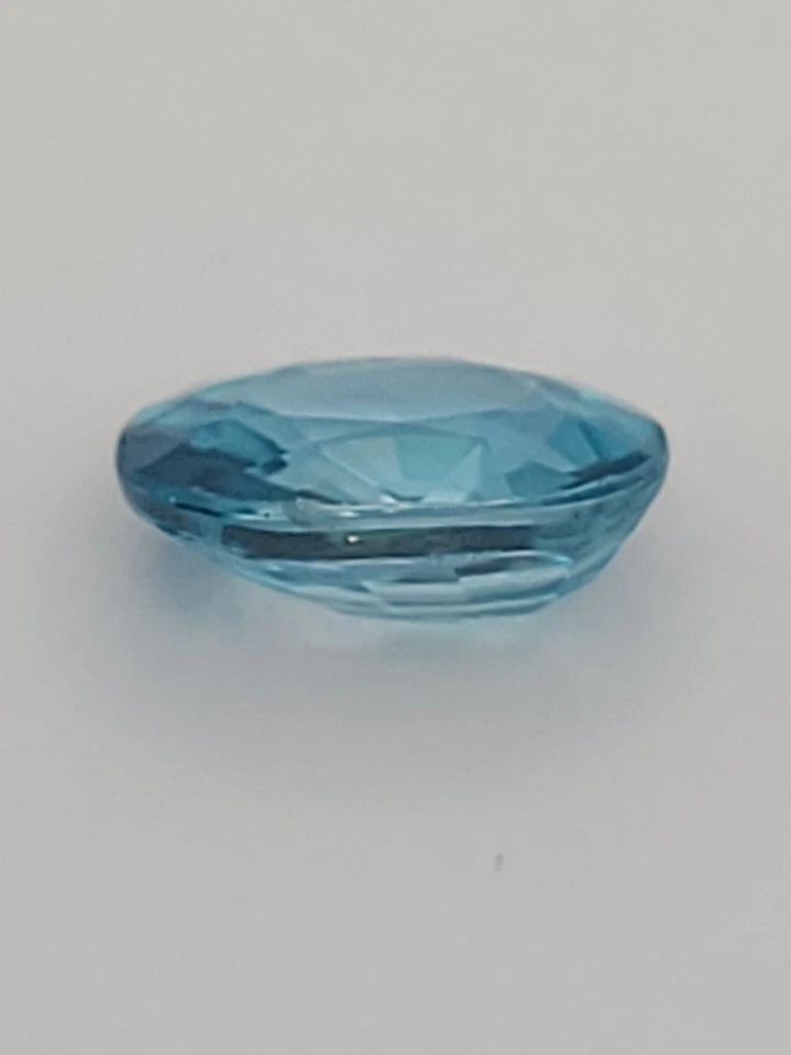 Piedra preciosa de circón azul natural de 2,83 quilates ETW - corte ovalado Foto 3 de 4