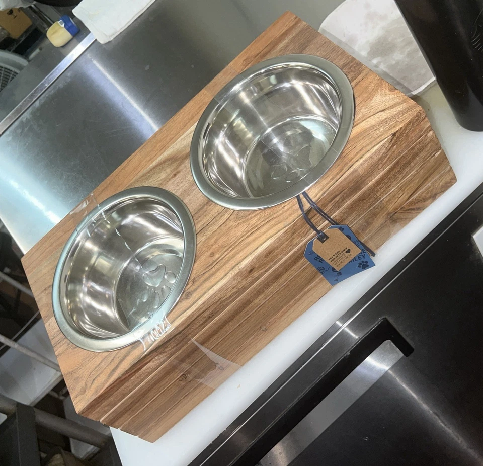 Cuencos de madera hechos a mano con soporte extraíble de acero inoxidable para mascotas Foto 4 de 4