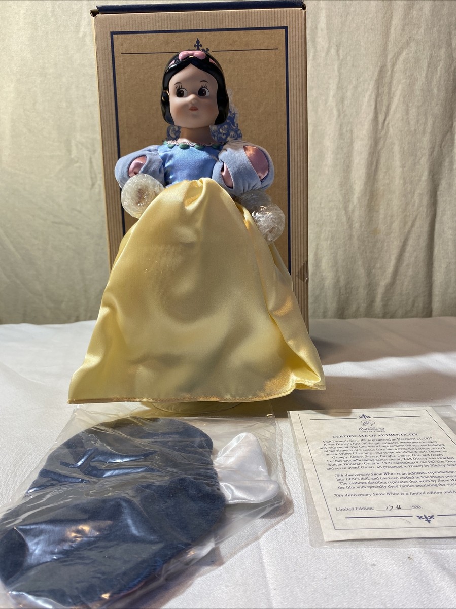 Disney 70th Anniversary Snow White 11