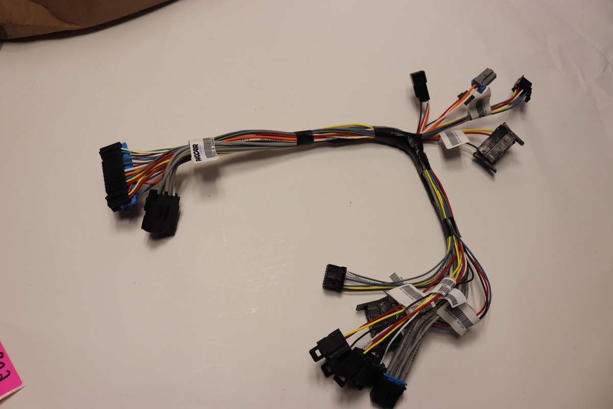 Paccar Peterbilt Kenworth 76