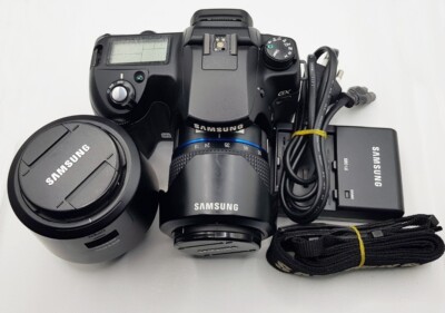 Samsung GX-10 DSLR 10.2MP Digital Cameram w/18-55mm & 50-200mm