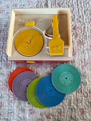 VTG 1971 FISHER PRICE MUSIC BOX RECORD PLAYER #995 plus XYLOPHONE