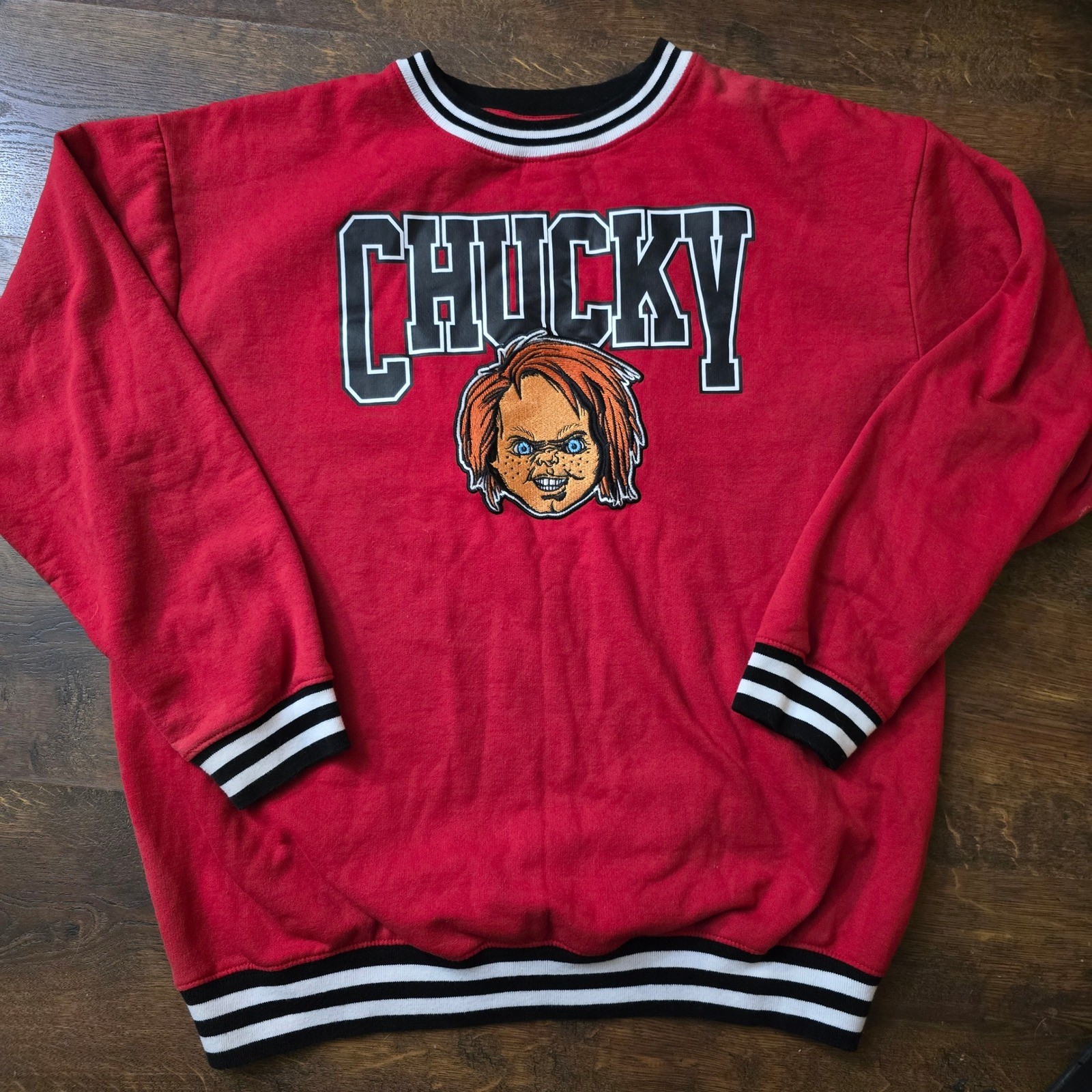 Chucky Child's Play Universal Studios Red Sweatshirt Graphic Horror Movie XL