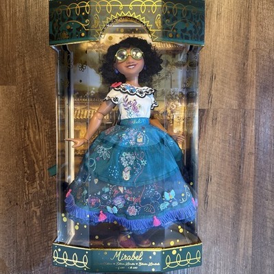 2023 ENCANTO MIRABEL MADRIGAL DISNEY Park Exclusive Limited Edition 17  DOLL NIB