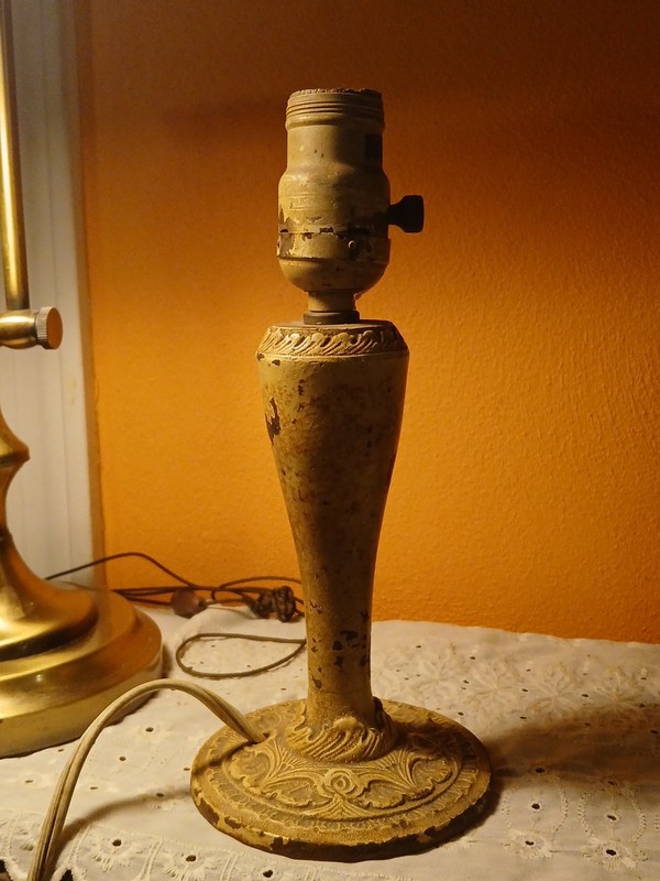 Vintage Aladdin Cast Iron Art Deco Industrial  Lamp great patina Works "10"