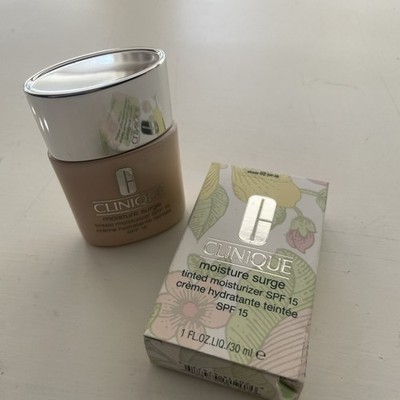 Clinique Moisture Surge getönte Feuchtigkeitscreme LSF 15 Farbton 02 neu im Karton - selten