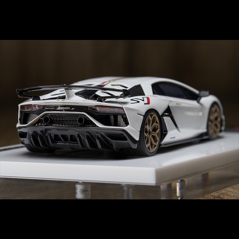 MakeUp 1:43 Scale Lamborghini Aventador SVJ 2018 Italian Strip