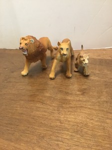 safari ltd lion