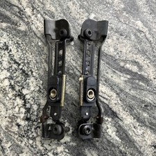 03 04 05 Dodge Ram 1500 2500 Quad Cab Truck Left Right Seat Belt Height Adjuster 03 04 05 Dodge Ram 1500 2500 Quad Cab Truck Left Right Seat Belt Height Adjuster