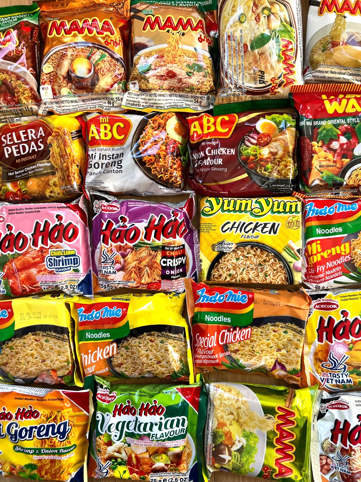 Yum Yum INDOMIE WAI WAI MAMA Instant Nudeln 30er 25 Sorten Mischung Asia Nudel