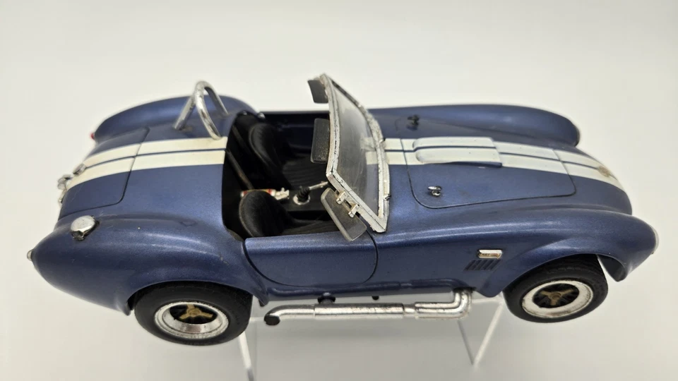 Coche de colección Road Legends 1/18 1964 Shelby Cobra 427 S/C rayas azules/blancas #92058 Foto 4 de 4