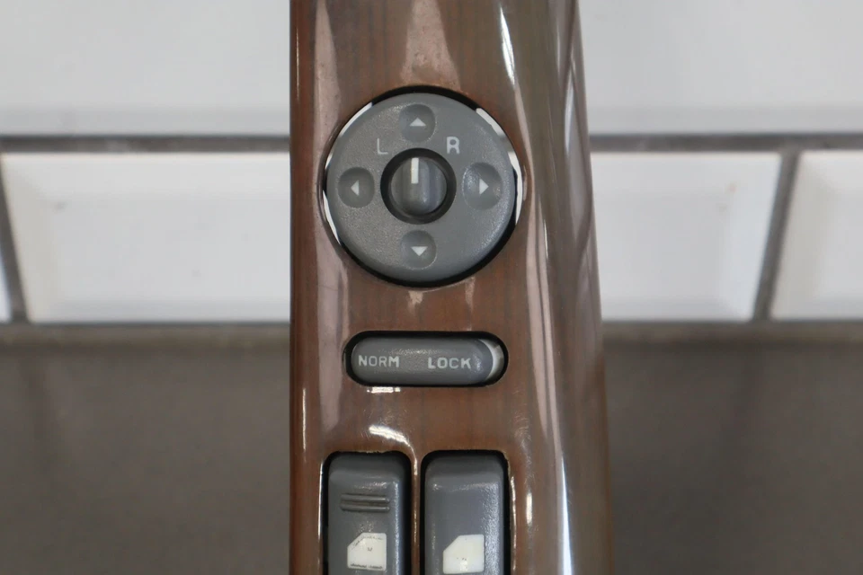 Interruptor de ventana maestra izquierda izquierda para conductor 99-00 Cadillac Escalade GMT400 grano de madera Foto 4 de 4
