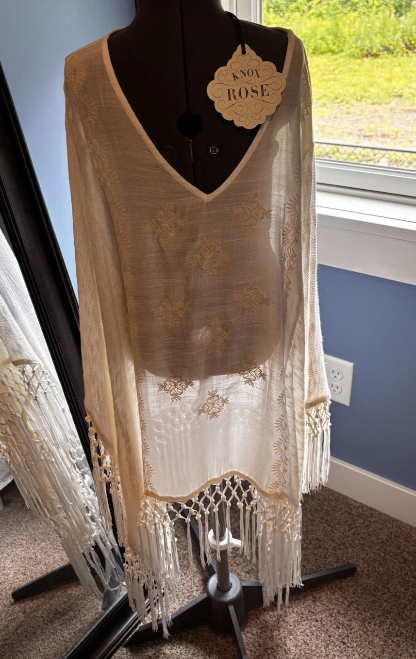 Knox Rose Poncho Womens Sz S M White Crochet Embroidered Cape Top Fringe Tassels
