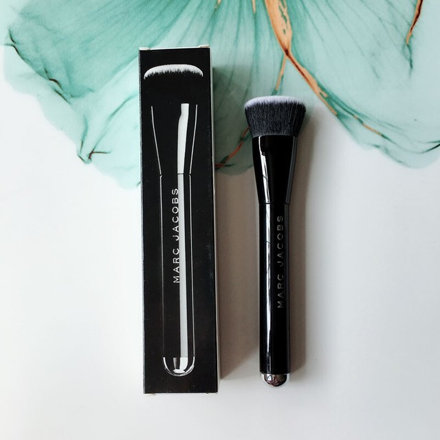 marc jacobs blush brush