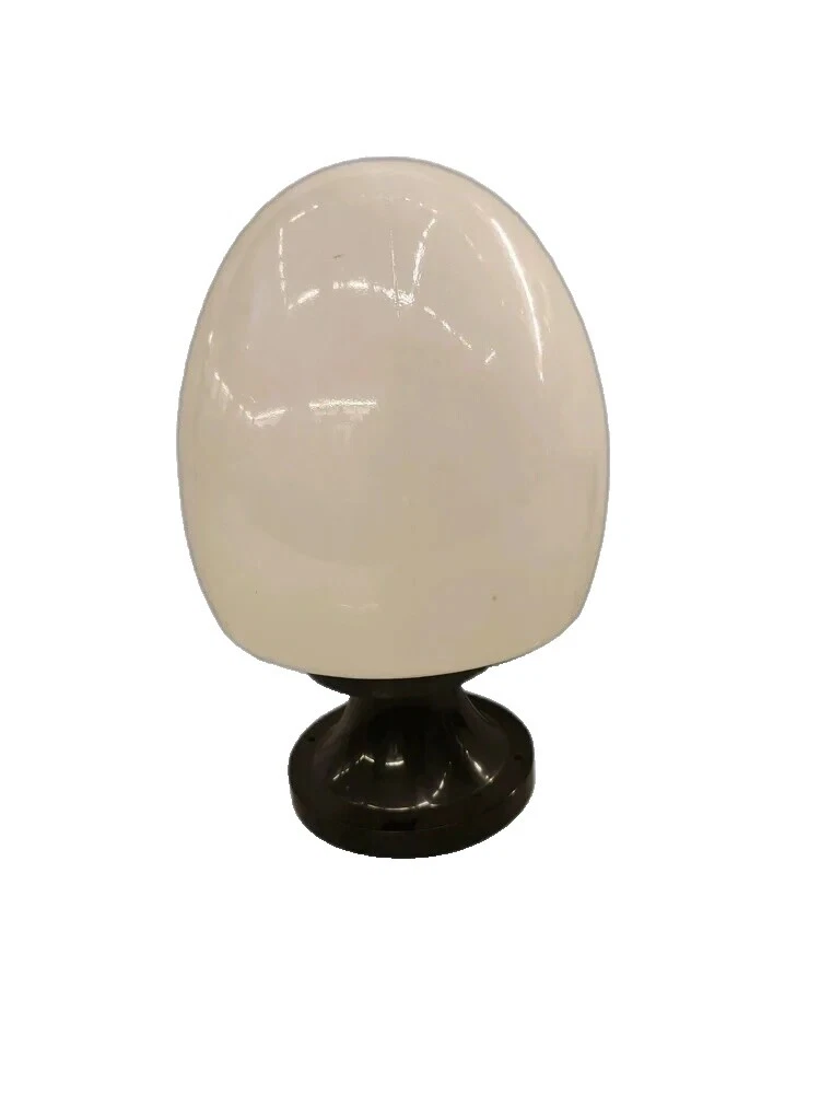 Pasarela moderna de cerámica y luces de la Trayectoria