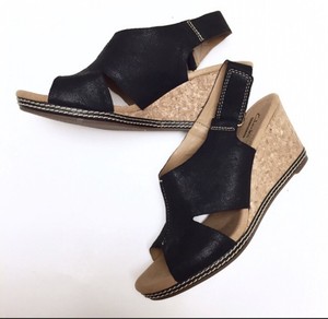 clarks helio float wedge sandal