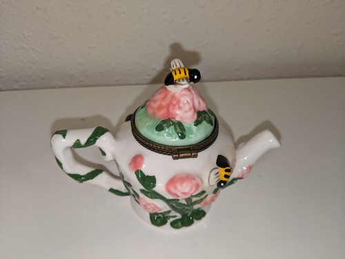 Caja de baratijas vintage para joyería tetera esmalte con bisagras pintadas a mano flores de abeja kitsch - Imagen 2 de 10
