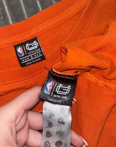New York Knicks NBA Women’s Orange Crop Top T Shirt Size Small - Picture 2 of 3