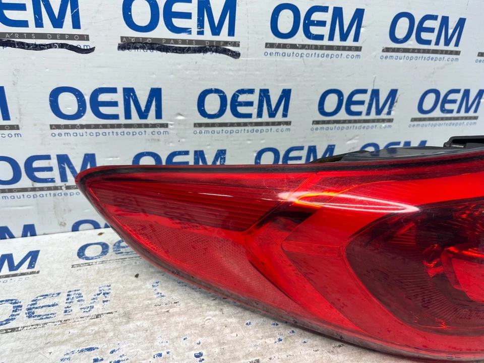 15 16 17 HYUNDAI SONATA conductor/lado izquierdo luz trasera lámpara sin LED OEM Foto 3 de 4