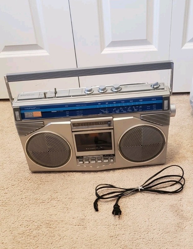 AIWA CS-440H 440 CASSETTE STEREO RADIO PLAYER RECORDER BOOMBOX Parts Or Repair 
