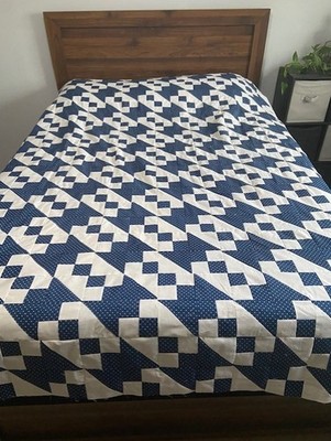 Homemade Jacobs Ladder Quilt top size 87x87 Navy blue and white