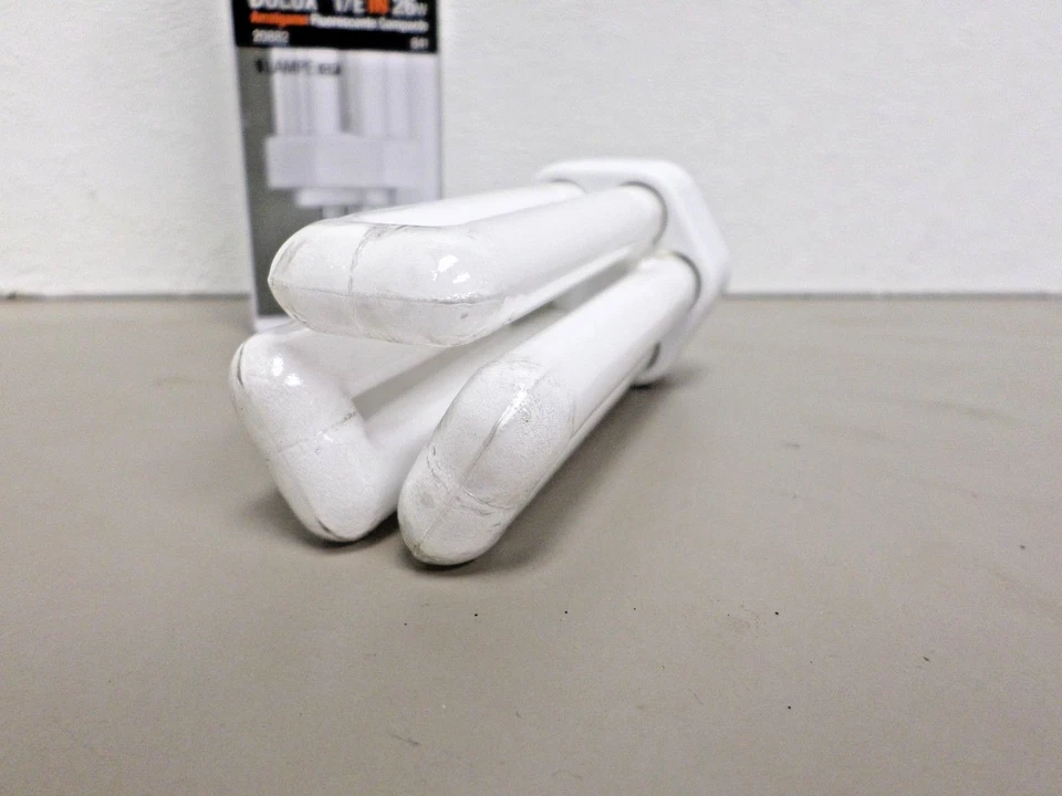 Sylvania CF26DT/E/IN/841/ECO 26 Watt 4 Pin GX24q-3 Triple Tube Lamp Bulb - Image 4 of 4