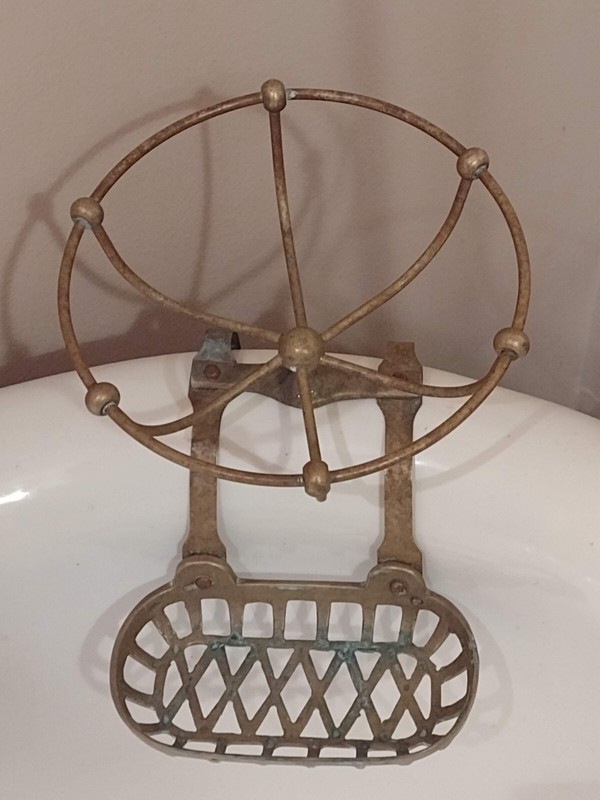 Antique Victorian Claw Foot Bathtub Sponge and Soap Holder Caddy Bath Tub Brass