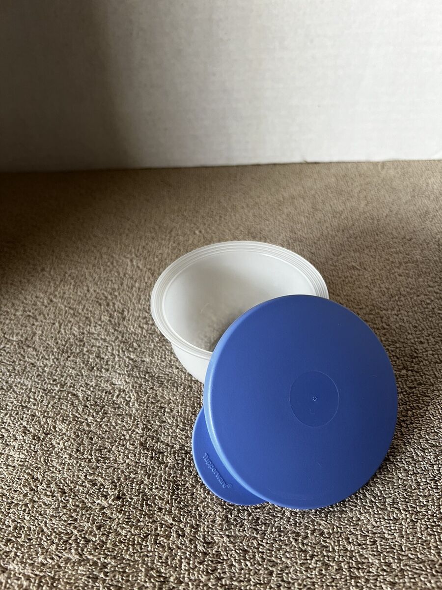 Tupperware #4081A 200 ml 6 oz Clear Container with Blue Lid Tupperware #4081A 200 ml 6 oz Clear Container with Blue Lid