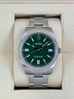 NEW 2025 Rolex Oyster Perpetual 41mm 124300 Green Dial