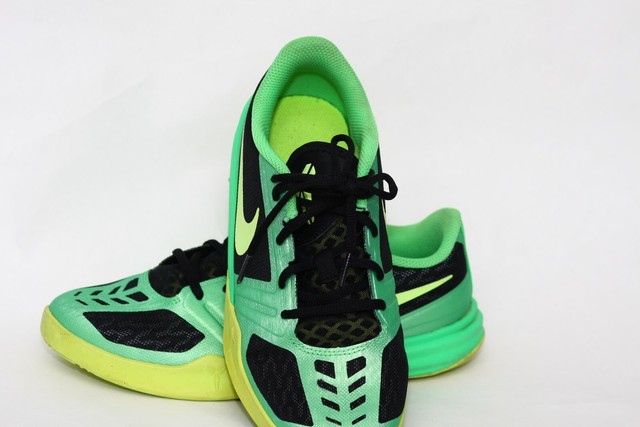 kobe bryant youth basketball shoes