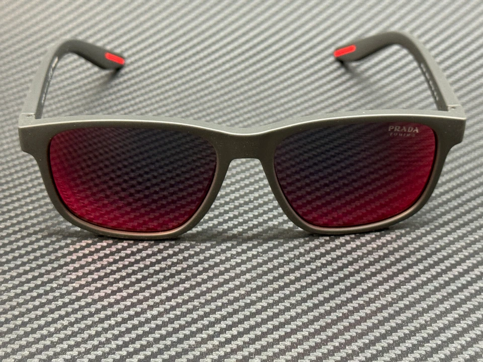 Óculos de sol masculino PRADA LINEA ROSSA PS 06YS UFK10A cinza borracha vermelho espelho 56 mm - Imagem 2 de 4