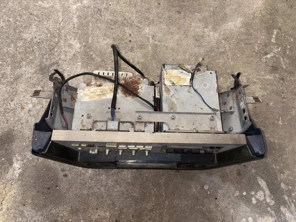 81-83 DATSUN NISSAN 280ZX S130 HITACHI AM FM RADIO ESTÉREO REPRODUCTOR DE CASETE OEM Foto 4 de 4