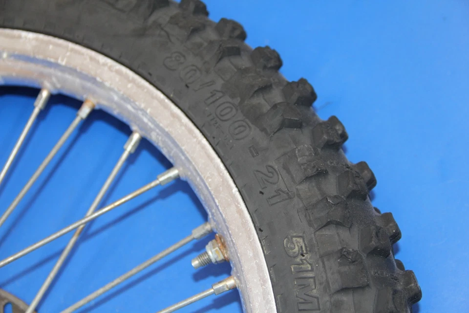 93-98 KX250 KX125 KX500 1993 llanta delantera radios centrales buje husillo rotor neumático Foto 4 de 4