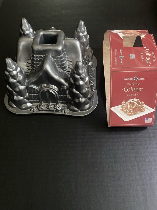 Nordic Ware Fairy Tale Cottage Bundt Pan 10 Cup Nonstick Aluminum Black