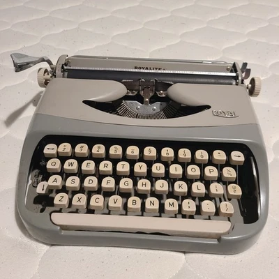 Royal Collectable Typewriters for sale | eBay