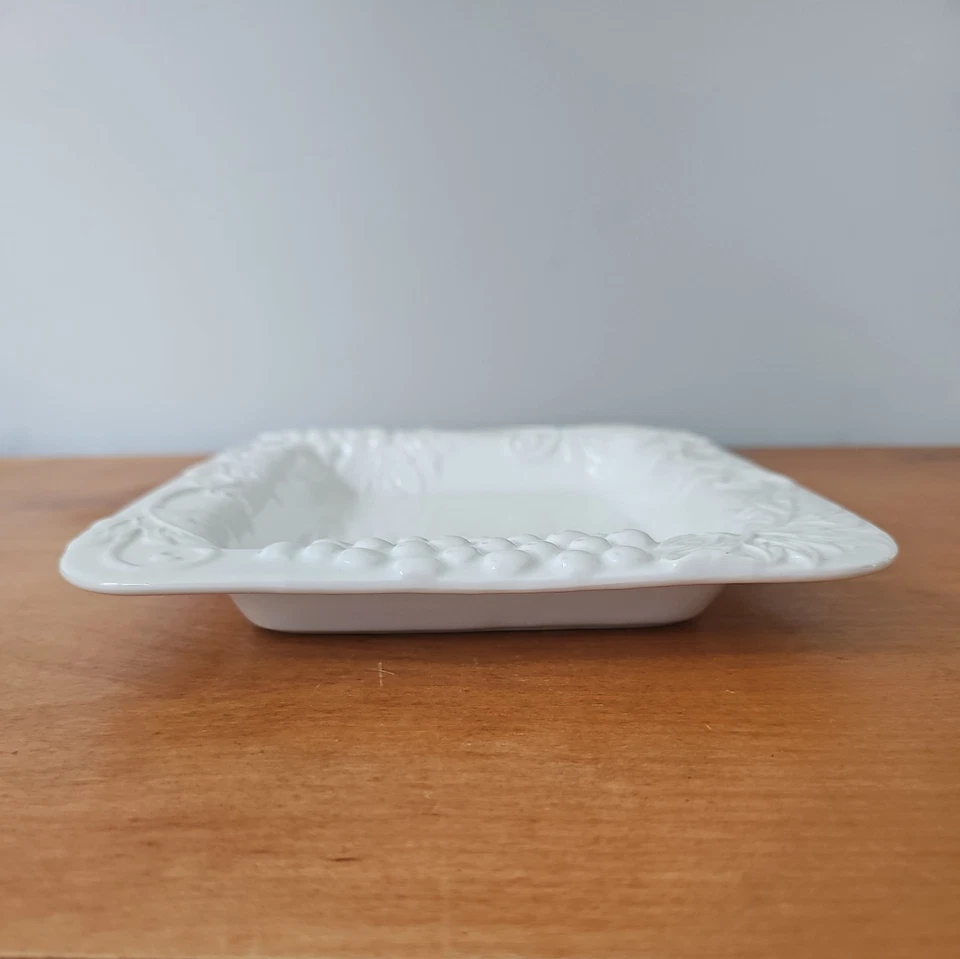 Home Essential White Cheese Tray With Knife Grape Design - Image 3 of 4