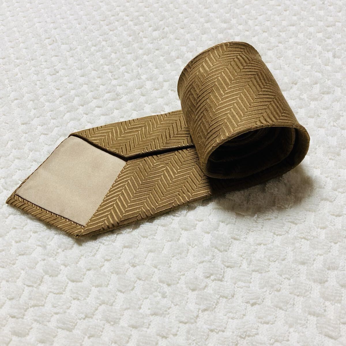 Excellent condition Christian Dior tie herringbone stripe 100 silk made in Engla thumbnail 3