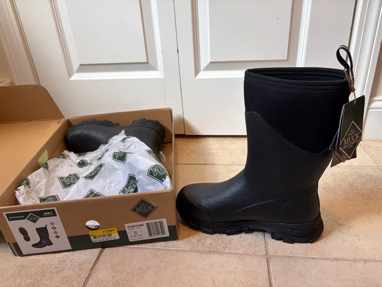 Muck Boot Arctic Ice Mens 7
Opens in a new window or tab