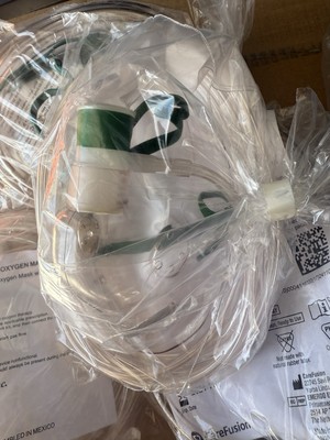Adult Oxygen Masks w/7ft Long Tubing 