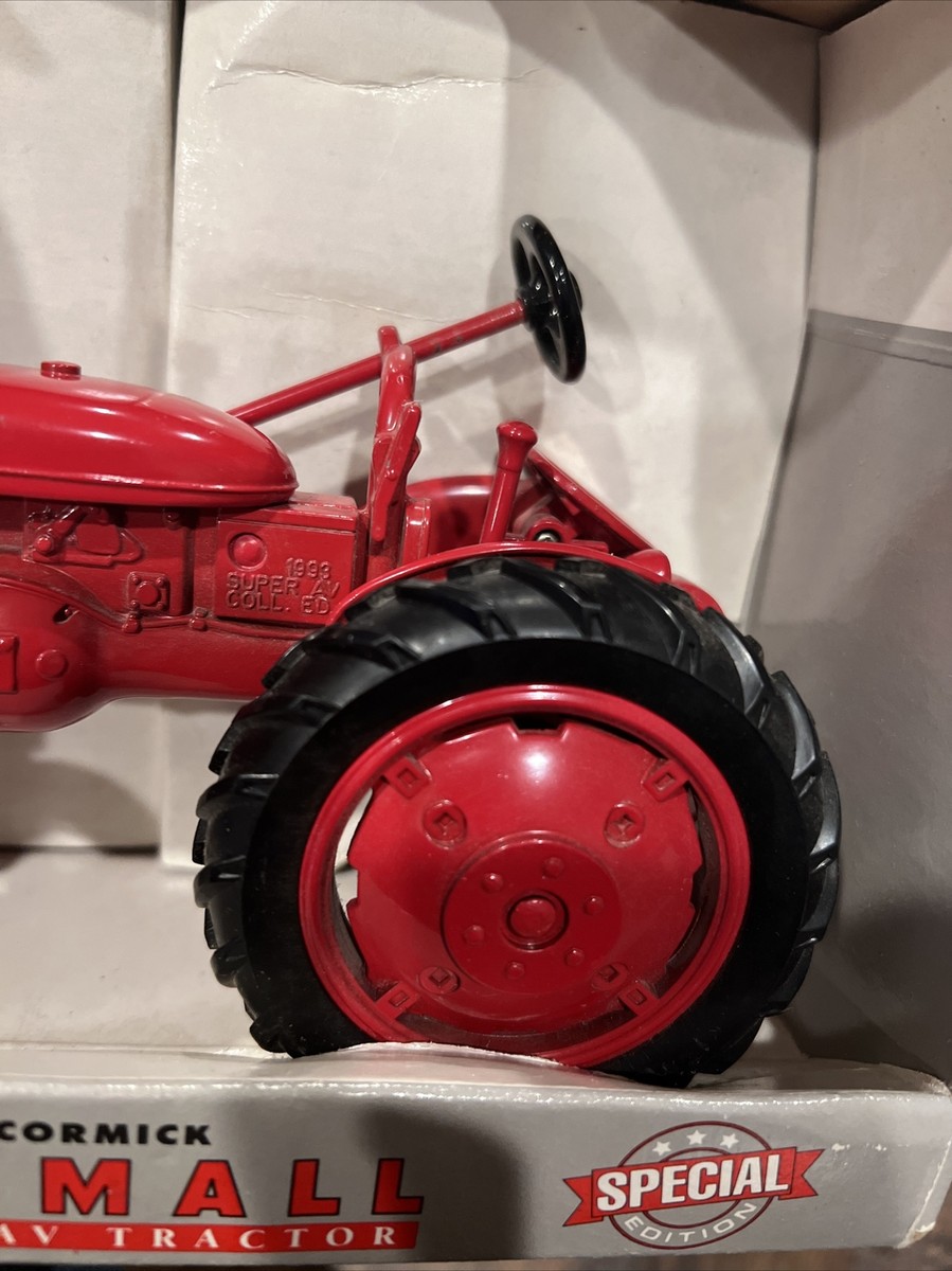 Ertl McCormick Farmall Super AV 1/16 Diecast Farm Tractor