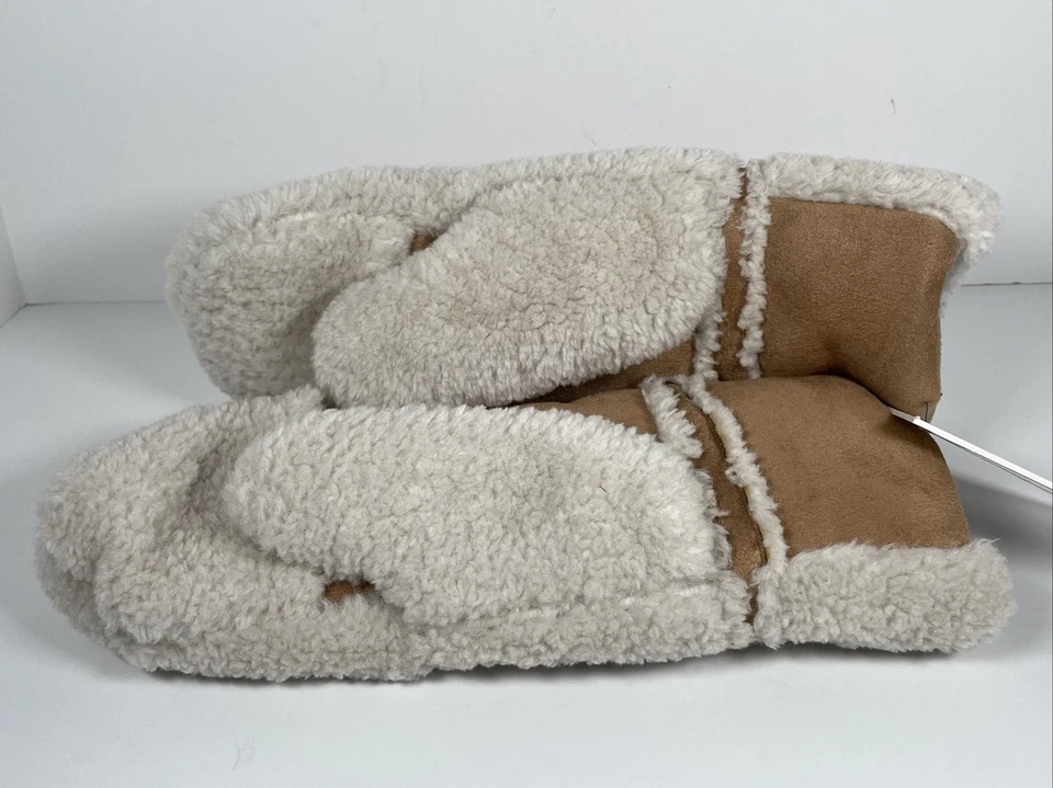 CALVIN KLEIN One Size Faux Shearling & Faux Suede with CK Logo Mittens New - Image 4 of 4