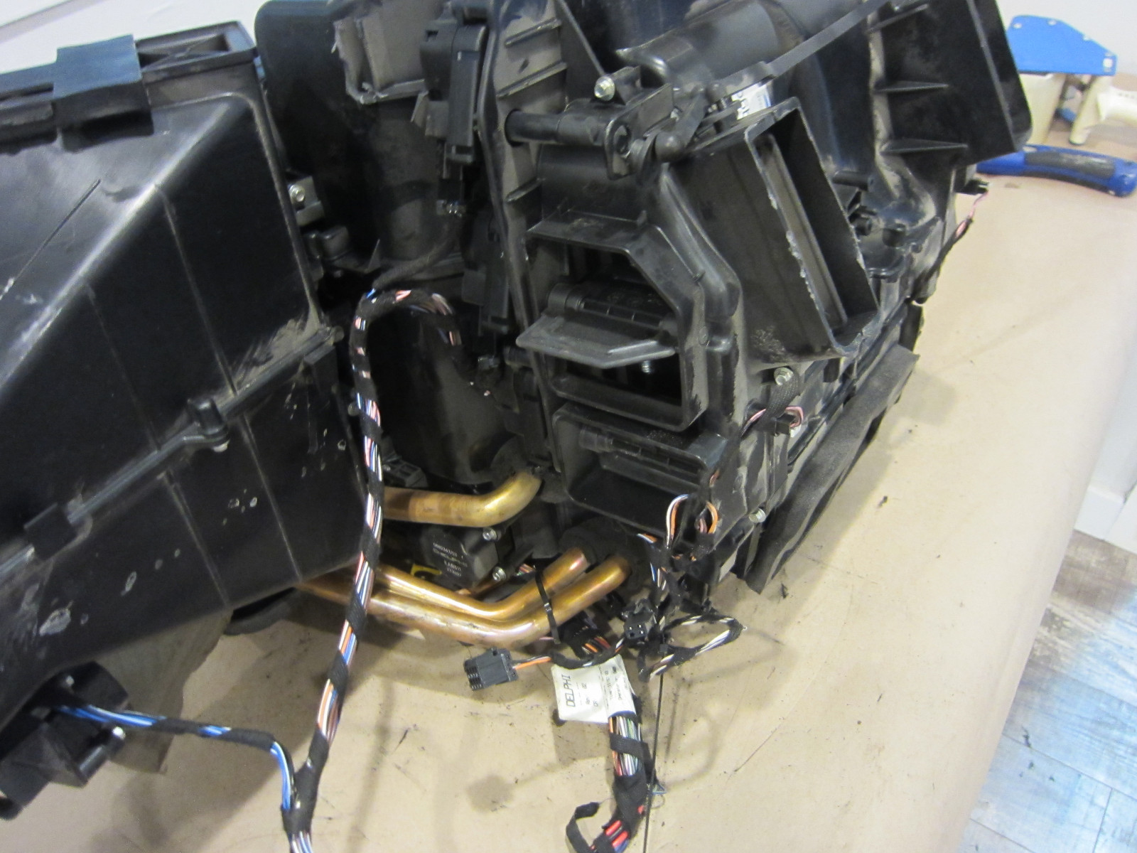 Maserati GranTurismo. HVAC Heater Box Assembly. Part# 69626300